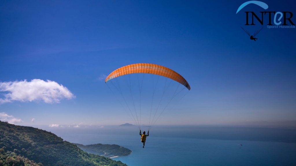 Aydos Ormanları Yamaç Paraşütü