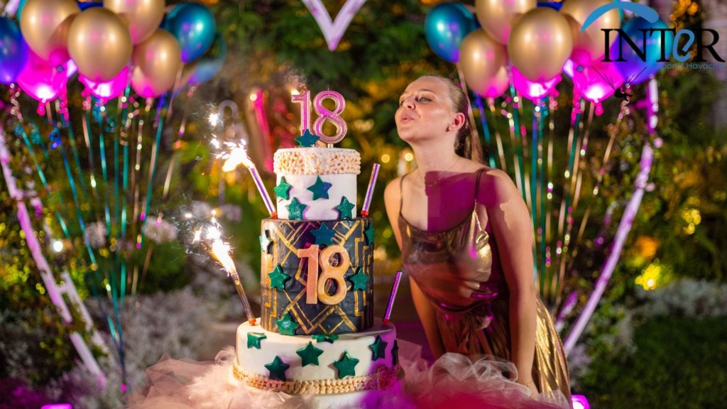 Doğum Günü Pastanızı Gökyüzünde Kesmeye Ne Dersiniz? 2023 sıradışı doğum günü hediyeleri